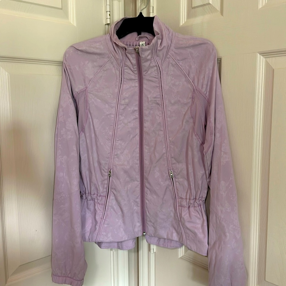 Lululemon jacket. EUC. Size 8